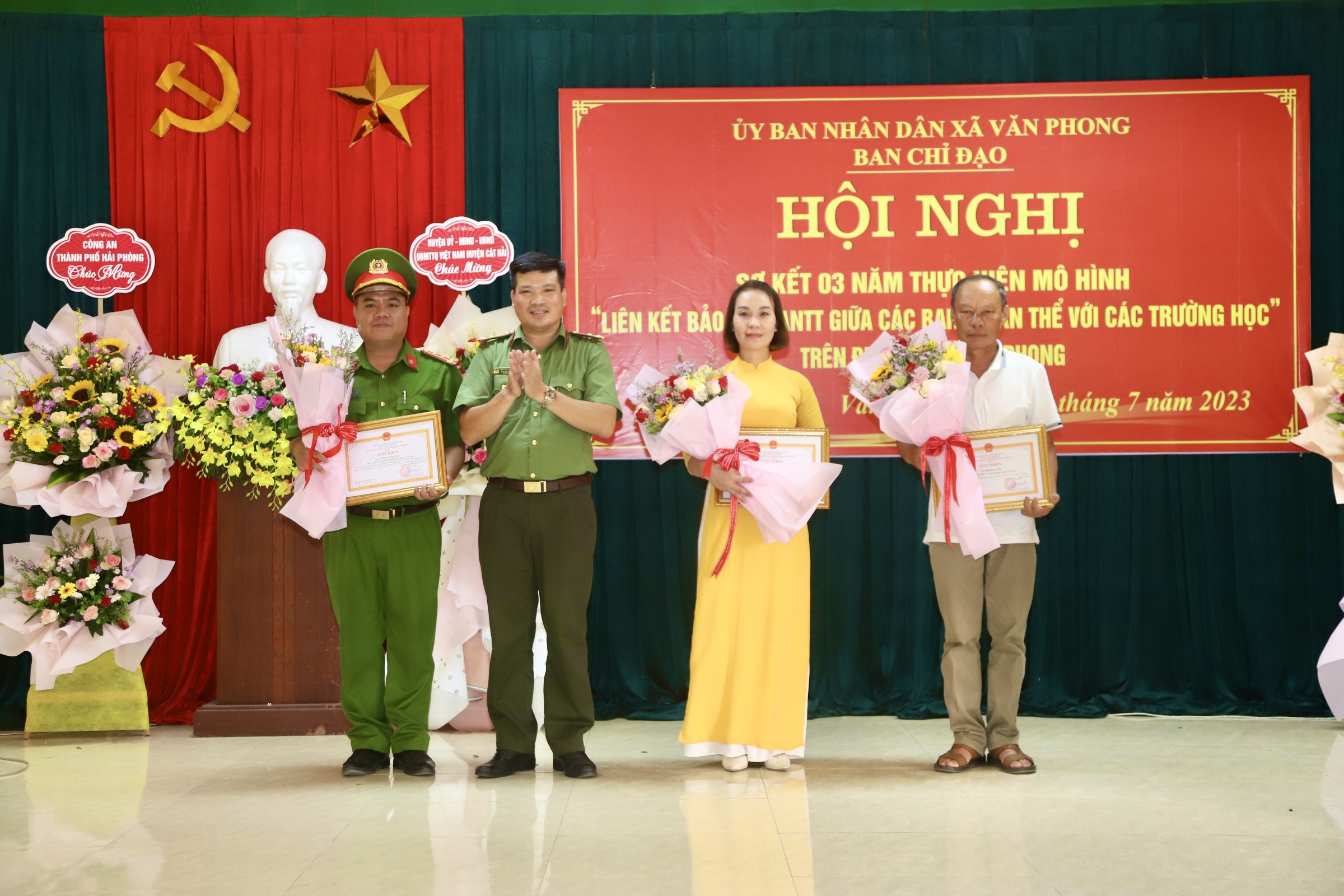 Xã Văn Phong (huyện Cát Hải): Sơ kết 3 năm thực hiện mô hình liên kết bảo đảm an ninh trật tự